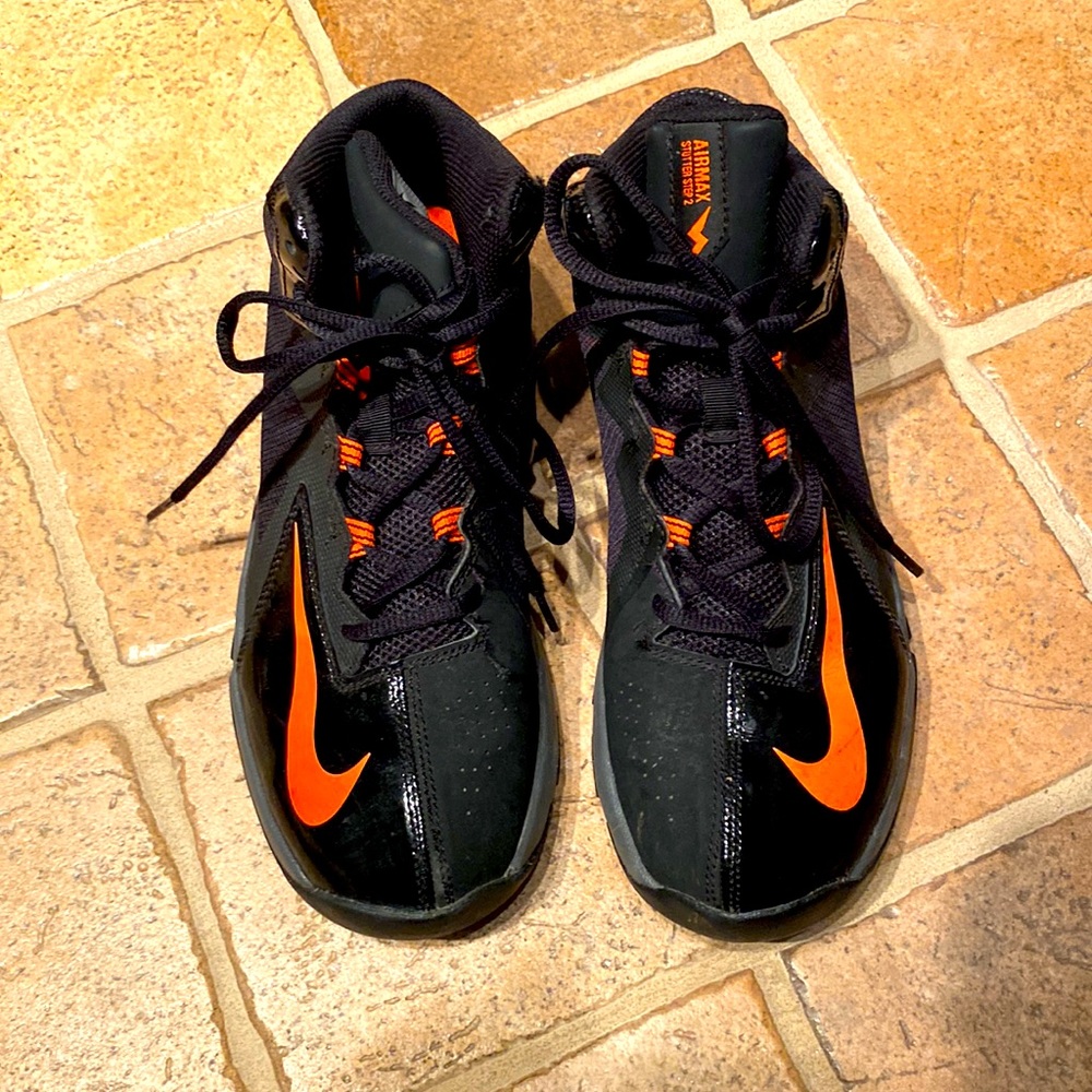Boys NIKE MAX STUTTER STEP 2 Shoes SIZE 5.5Y